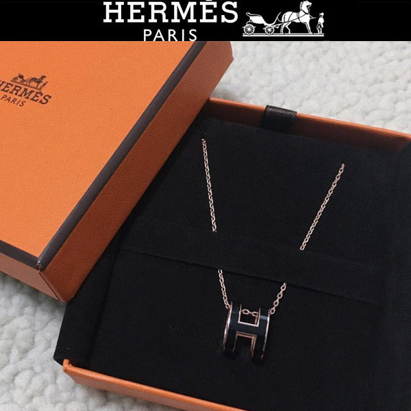 HERMES 憧れの一品を手に入れてお洒落感UP！Pop H pendant BLACK 9090620